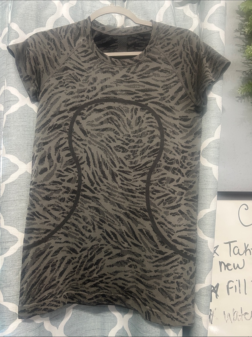 Lululemon Swiftly size 8 EUC